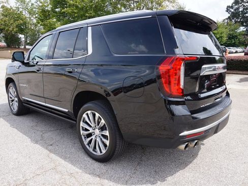 Used 2021 GMC Yukon Denali w/ Denali Premium Package image 8