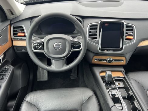 Used 2023 Volvo XC90 B6 Core w/ Protection Package Premier image 31