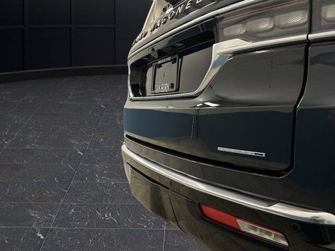 Used 2024 Jeep Grand Wagoneer Series III image 41