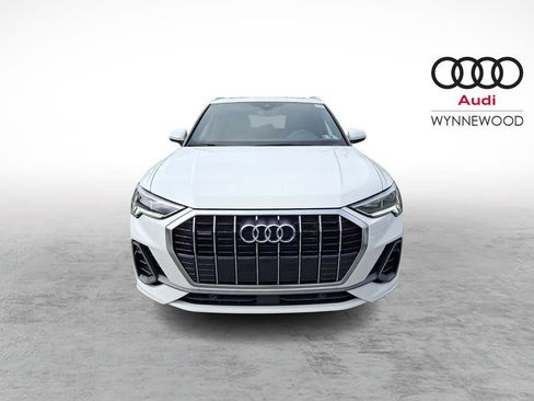 Certified 2023 Audi Q3 2.0T Premium w/ Convenience Package AWD/4WD image 2