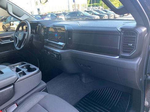 Used 2025 Chevrolet Silverado 1500 LT AWD/4WD image 11