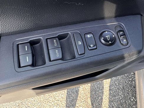 Used 2023 Honda CR-V Sport image 9