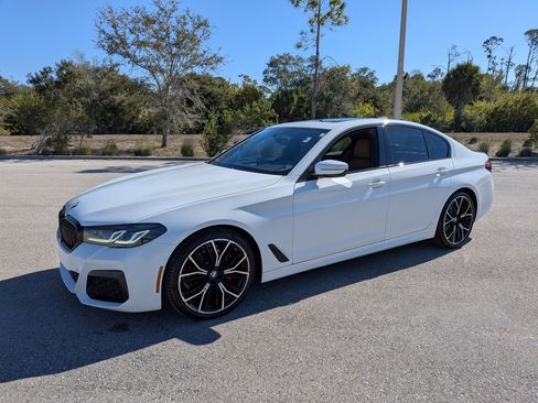 Used 2023 BMW 530i 530i w/ M Sport Package image 9