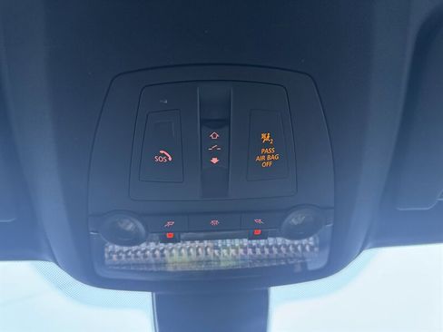 Used 2014 BMW 750Li xDrive image 16