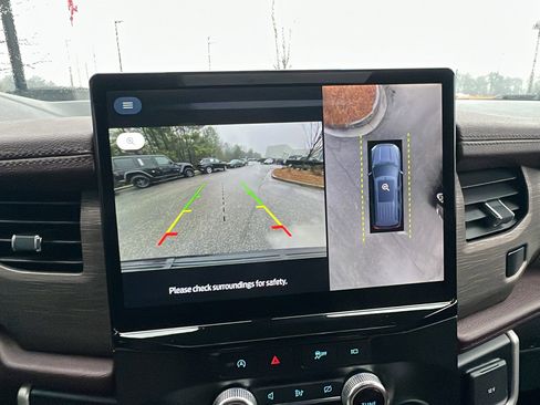 Used 2024 Ford Expedition Limited image 37