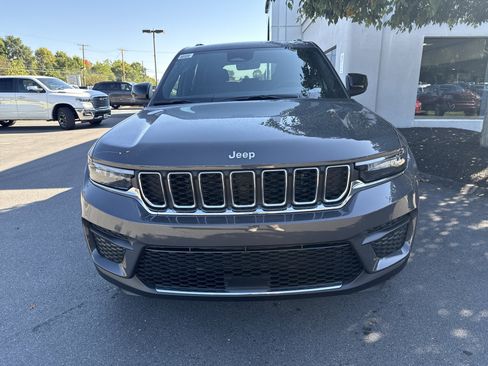 New 2025 Jeep Grand Cherokee Laredo X w/ Luxury Tech Group I image 9