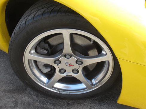 Used 2001 Chevrolet Corvette Convertible w/ Preferred Equipment Group2 image 5