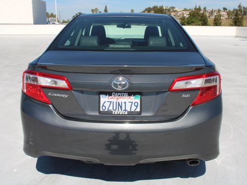 Used 2013 Toyota Camry SE image 4