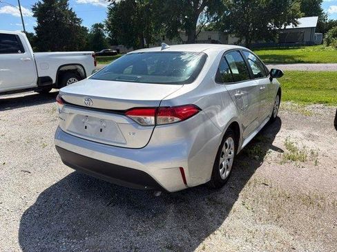 Used 2024 Toyota Corolla LE FWD image 3