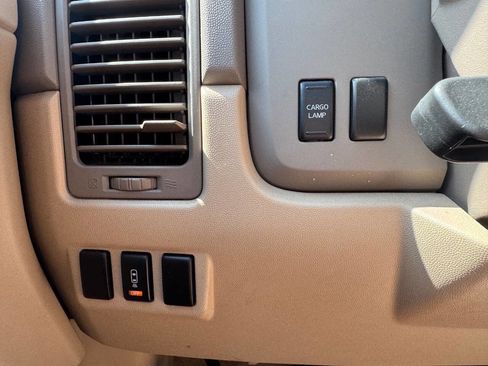 Used 2010 Nissan Titan SE w/ SE Value Truck Pkg image 12