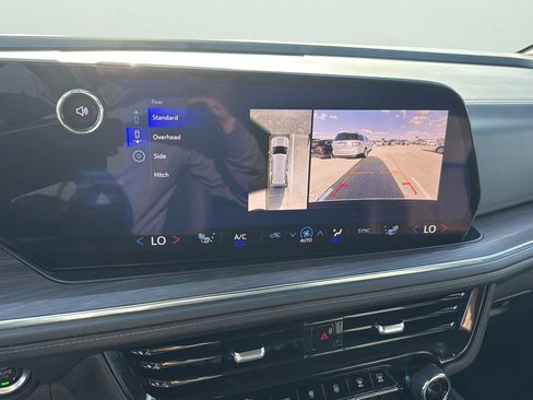 Used 2025 Chevrolet Tahoe LT RWD image 18