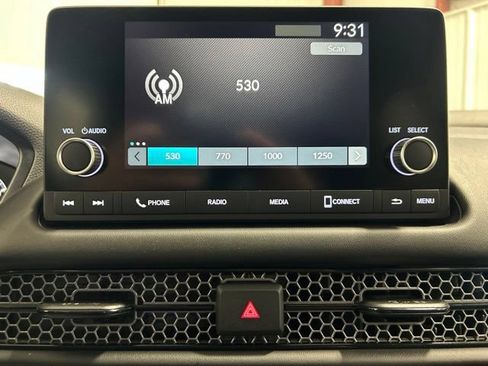 Certified 2025 Honda HR-V Sport image 32