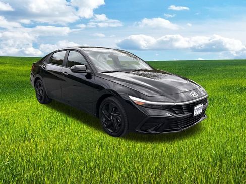 Used 2025 Hyundai Elantra Sport w/ Cargo Package image 8