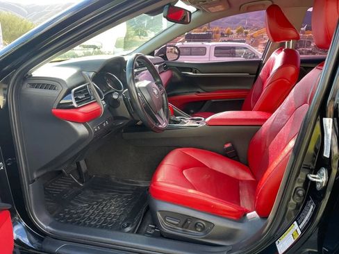 Used 2019 Toyota Camry XSE image 13