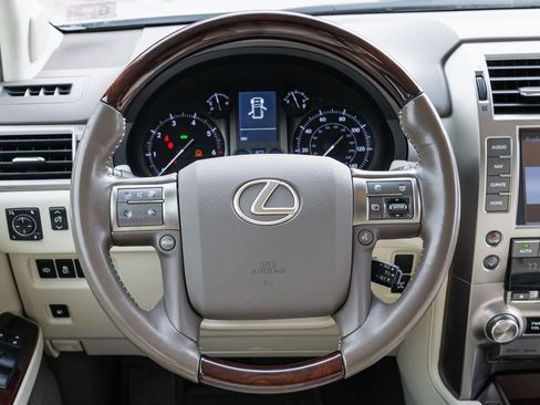 Used 2015 Lexus GX 460 Luxury AWD/4WD image 13