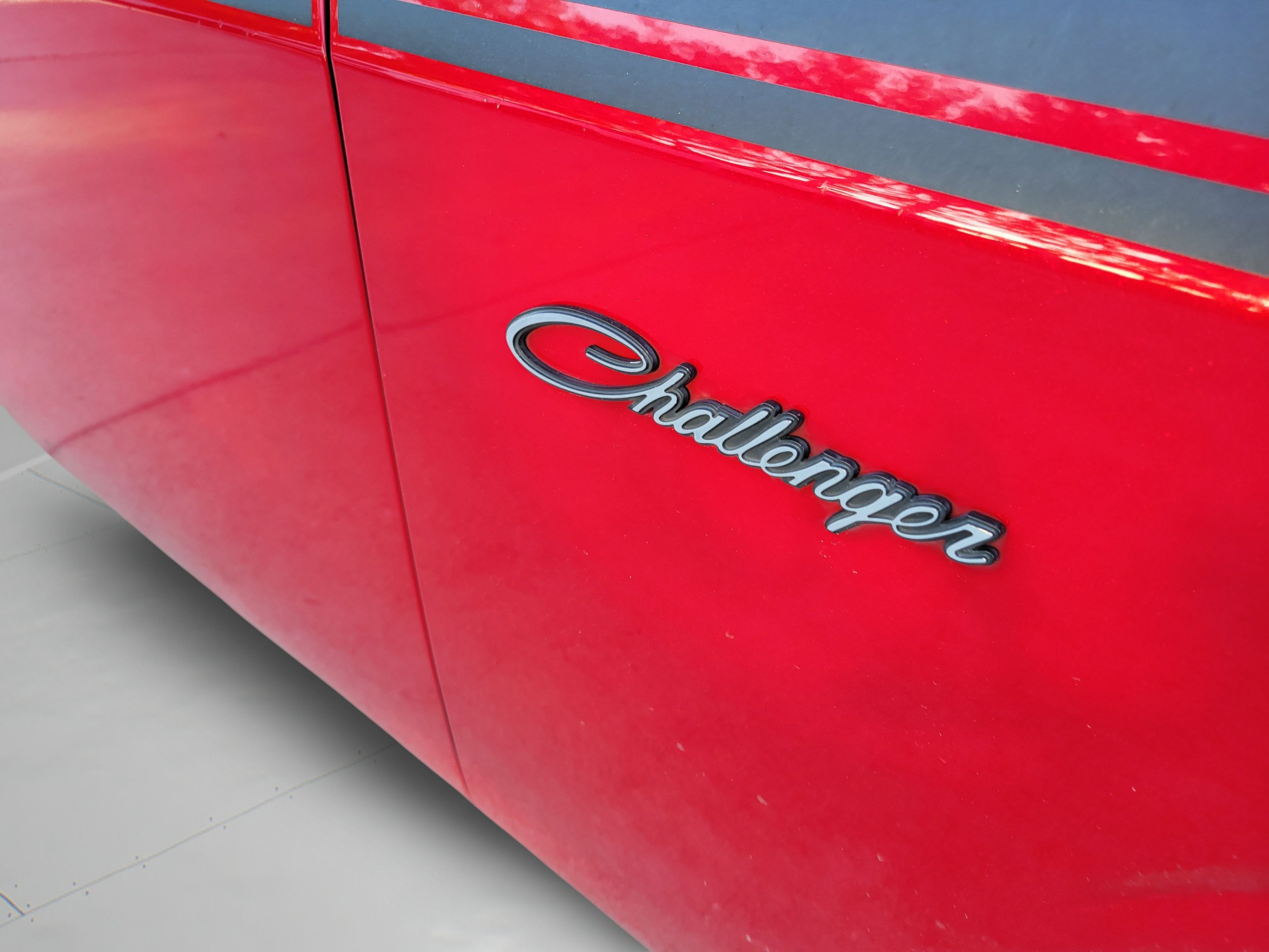 Used 2015 Dodge Challenger R/T Plus RWD image 28
