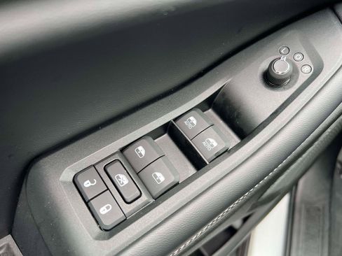 Used 2025 Jeep Grand Cherokee Altitude AWD/4WD image 26