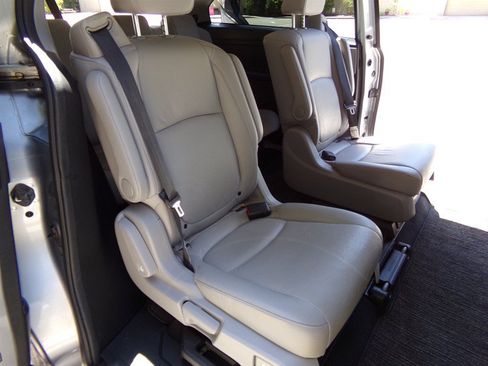 Used 2022 Honda Odyssey EX-L image 22