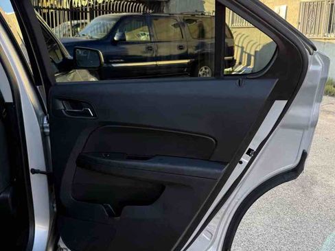 Used 2017 Chevrolet Equinox LT w/ Convenience Package image 15