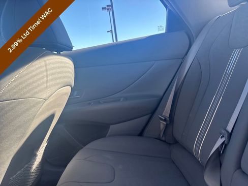 Certified 2024 Hyundai Elantra SEL w/ Convenience Package image 43