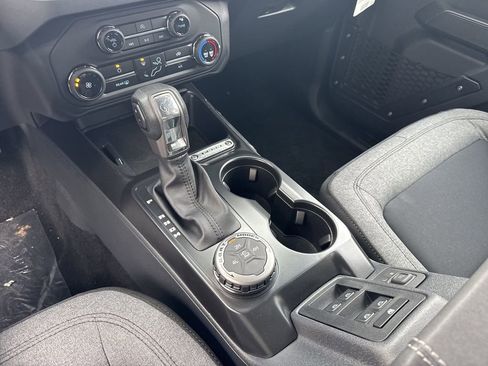 New 2025 Ford Bronco 4-Door image 29