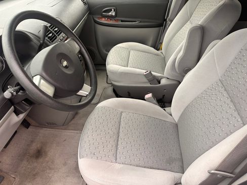 Used 2005 Chevrolet Uplander w/ Climate Package image 5