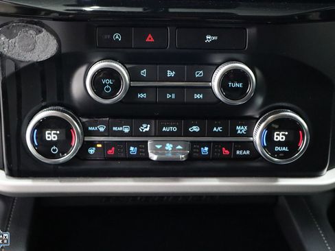 Used 2024 Ford Expedition XLT image 19