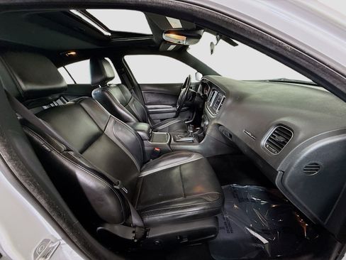 Used 2020 Dodge Charger SXT w/ Leather Interior Group image 29