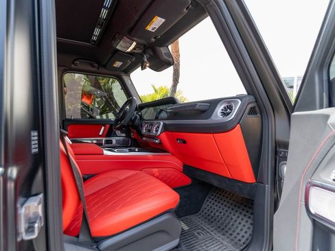 Used 2025 Mercedes-Benz G 63 AMG 4MATIC image 33