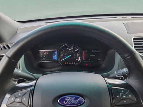 Used 2016 Ford Explorer XLT w/ Equipment Group 202A FWD image 25