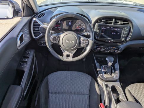 Used 2022 Kia Soul LX w/ Technology Package FWD image 31