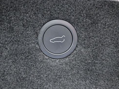 Used 2023 Tesla Model X image 7