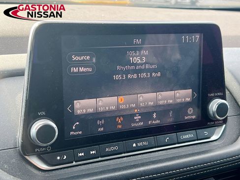 Used 2021 Nissan Rogue SV image 18