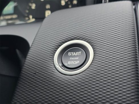 New 2025 Land Rover Discovery Sport Dynamic SE image 16