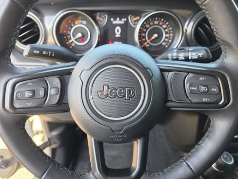 Used 2022 Jeep Wrangler Unlimited Sport AWD/4WD image 33