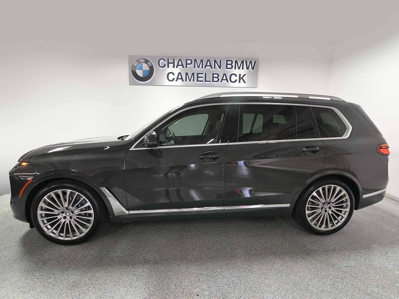Used 2027 BMW X7 xDrive40i w/ Premium Package AWD/4WD image 3
