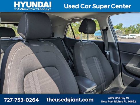 Used 2022 Hyundai Venue SEL image 7