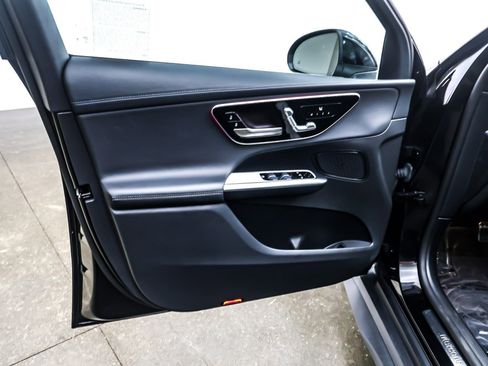 Used 2024 Mercedes-Benz GLC 300 4MATIC w/ AMG Line image 21