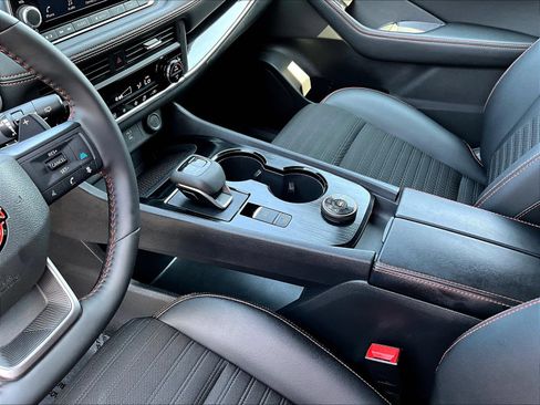 Certified 2026 Nissan Rogue SV AWD/4WD image 21