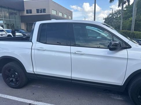 Used 2025 Honda Ridgeline Black Edition image 8