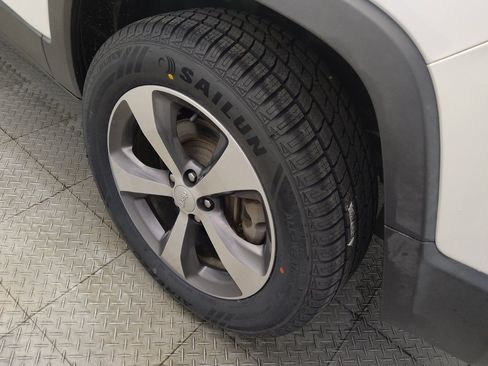 Used 2020 Jeep Cherokee Limited AWD/4WD image 31