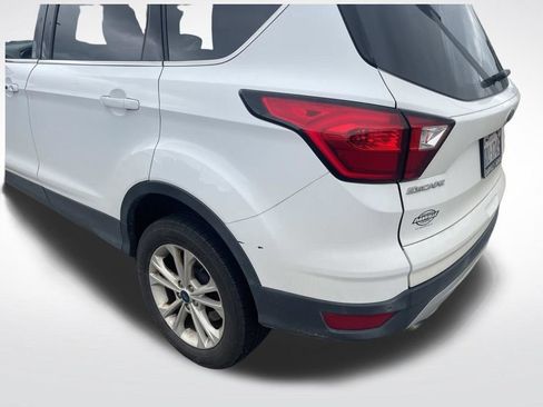 Used 2019 Ford Escape SEL AWD/4WD image 5