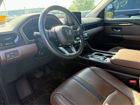Used 2023 Honda Pilot Elite image 4