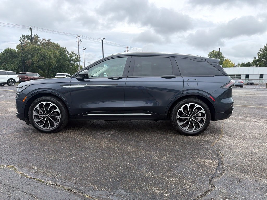 Used 2024 Lincoln Nautilus Reserve w/ Equipment Group 202A AWD/4WD image 10