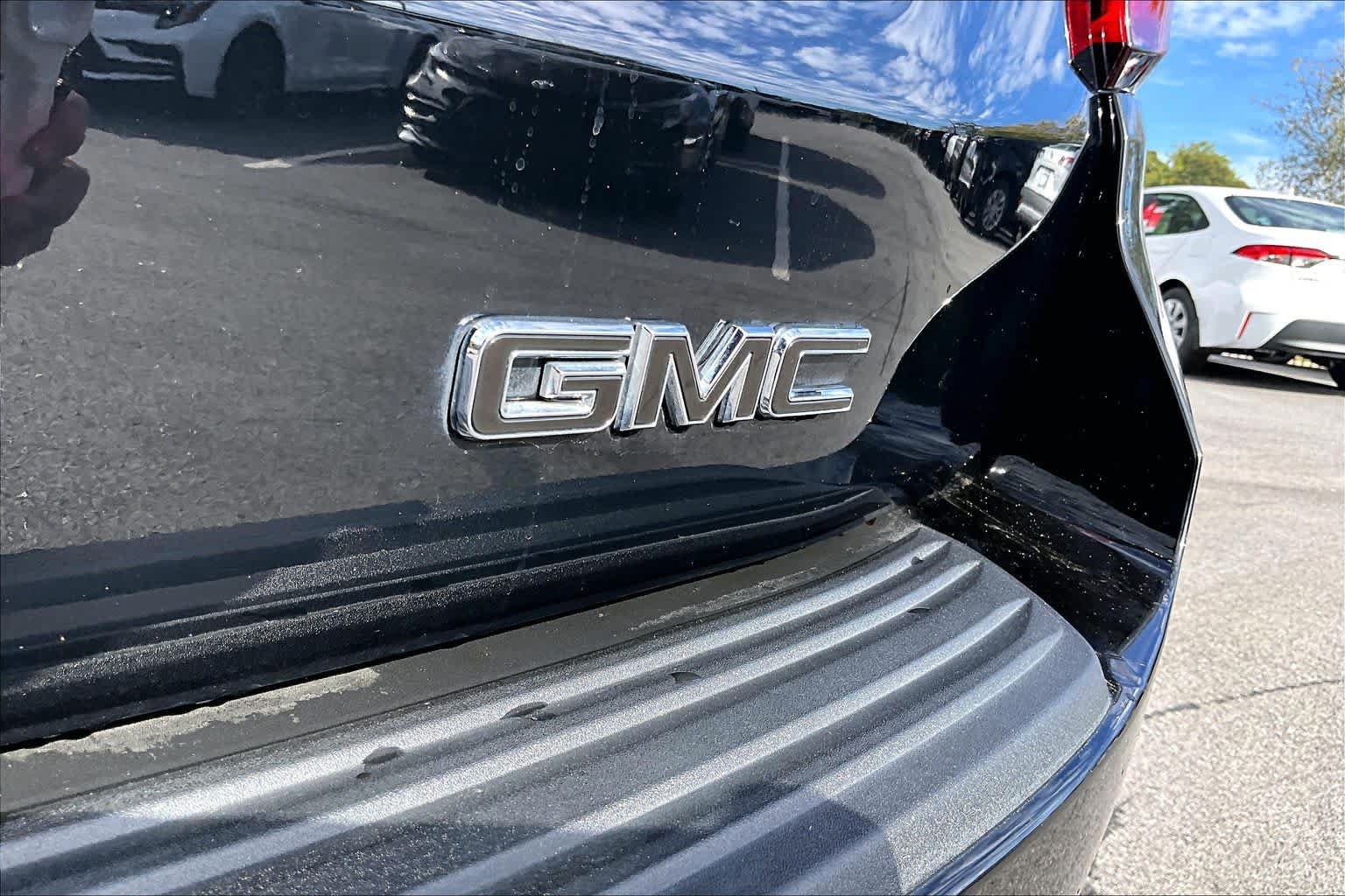 Used 2025 GMC Yukon Denali Ultimate AWD/4WD image 30