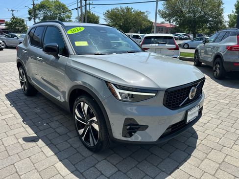 Used 2024 Volvo XC40 B5 Plus w/ Protection Package Premier AWD/4WD image 48