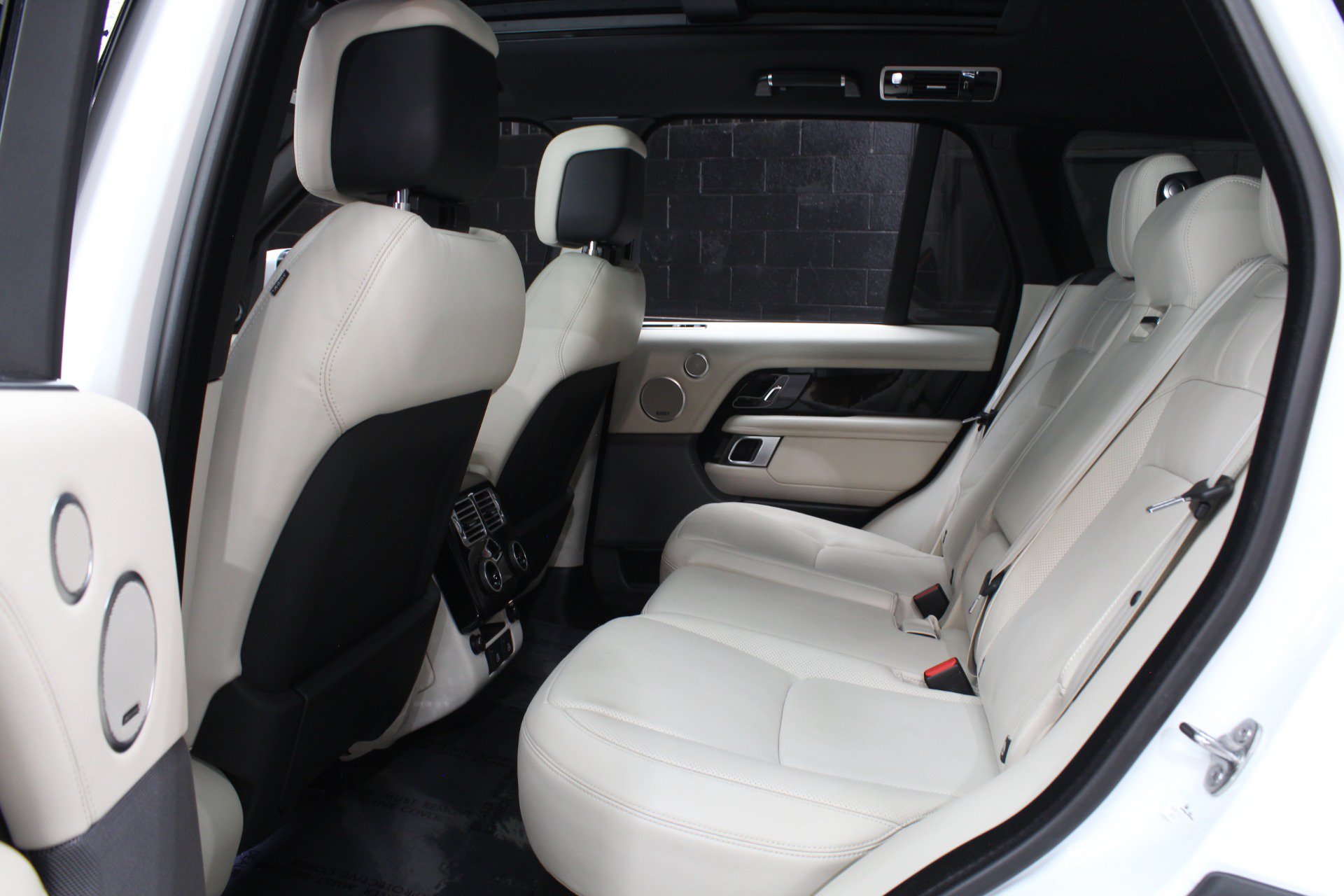 Used 2022 Land Rover Range Rover P525 Westminster Edition AWD/4WD image 40