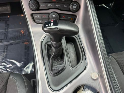 Used 2022 Dodge Challenger R/T w/ Plus Package image 22