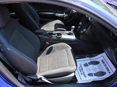 Used 2016 Ford Mustang Coupe RWD image 12