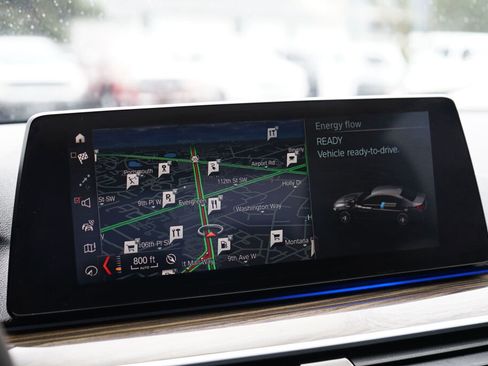 Used 2019 BMW 530e 530e iPerformance w/ Convenience Package image 12